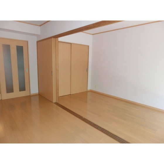 熊本市中央区琴平１丁目の賃貸マンションの居間・リビング