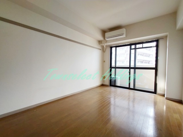 茅ヶ崎市共恵１丁目の賃貸マンションの居間・リビング