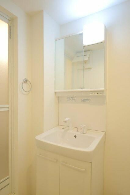 プリジェ池袋の独立洗面台