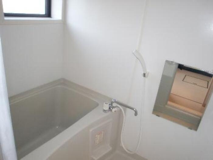 ウィルモア輝 A棟の浴室