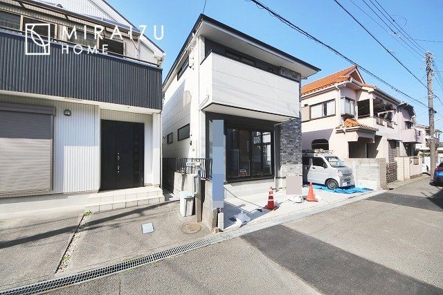 【前面道路含む現地写真】 | 前面道路☆運転が不安な方も安心な前面道路、きちんと幅員のある道路は女性にも安心です。整備されている道路は気持ちも良いですね♪