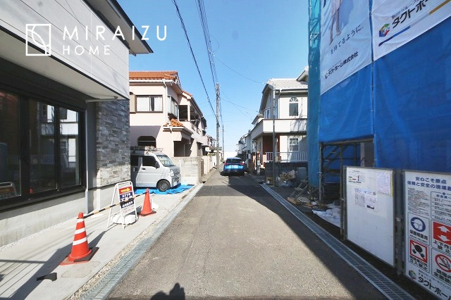 【前面道路含む現地写真】 | 前面道路☆運転が不安な方も安心な前面道路、きちんと幅員のある道路は女性にも安心です。整備されている道路は気持ちも良いですね♪