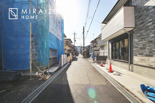 【前面道路含む現地写真】 | 前面道路☆運転が不安な方も安心な前面道路、きちんと幅員のある道路は女性にも安心です。整備されている道路は気持ちも良いですね♪