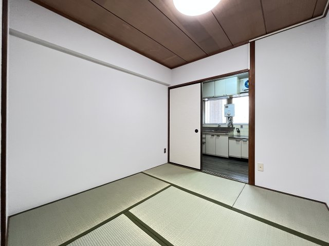 新ダイワビルの居間・リビング