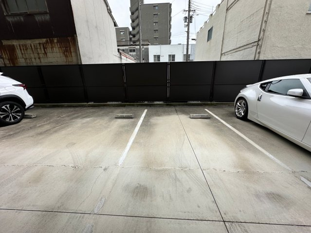 キャッスルコート博労町の駐車場