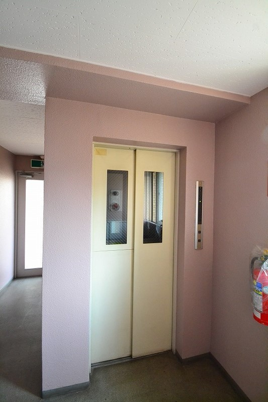 呉セントラルタワーのロビー