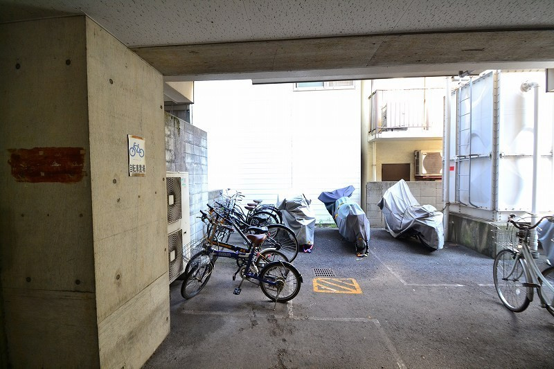 呉セントラルタワーの駐車場