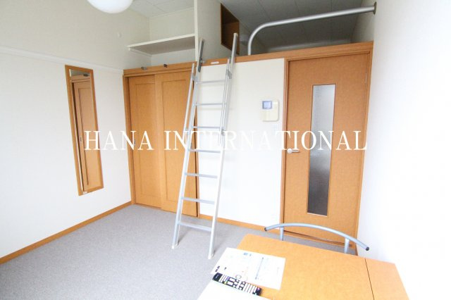 レオパレスホークヒルズⅡの居間・リビング