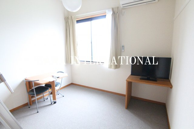 レオパレスホークヒルズⅡの居間・リビング