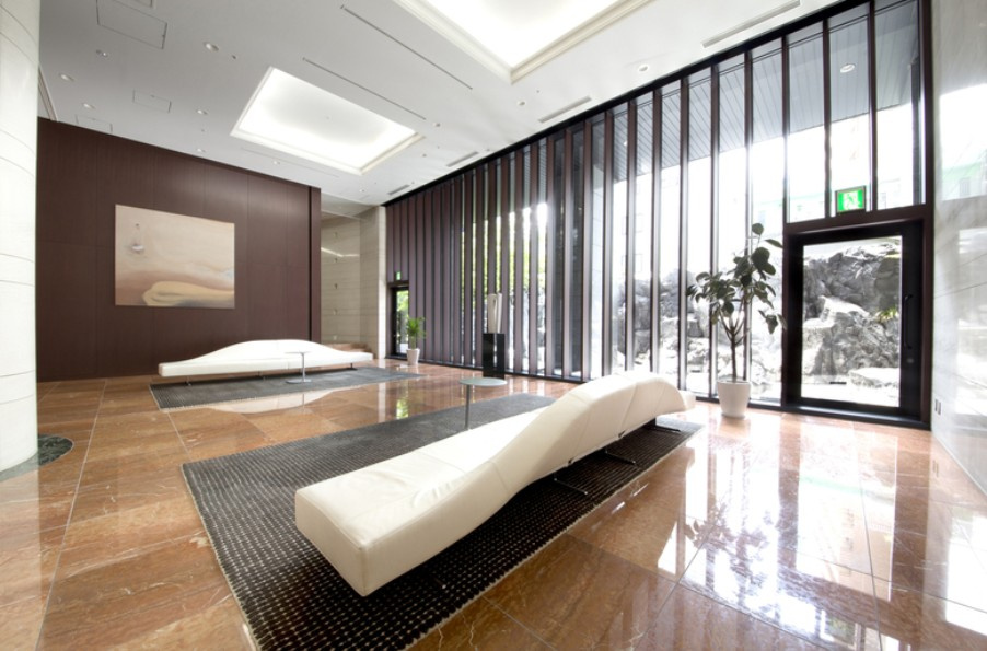 コンシェリア西新宿TOWER'S WESTのロビー