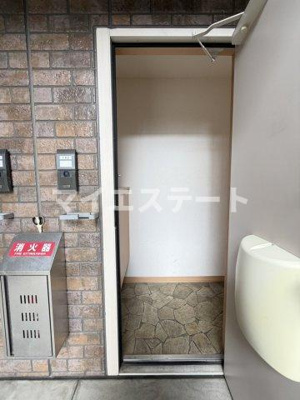 【玄関】 | アイリスガーデン菰池 C棟