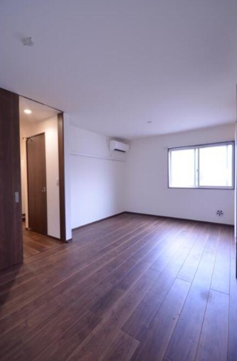 J COURTの居間・リビング