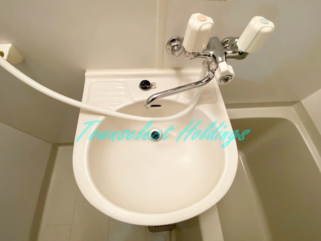 藤沢市亀井野のアパートの洗面所