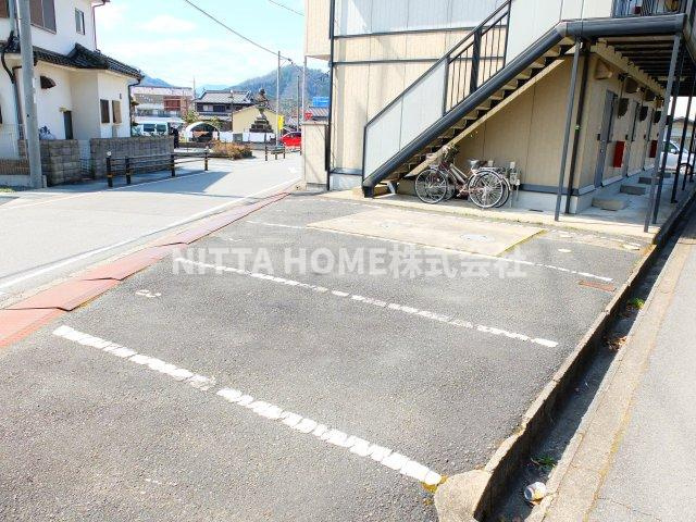 アーバンライフ新町の駐車場|敷地内に駐車場も完備★