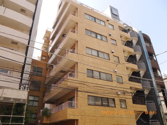 【外観】 | ライオンズマンション駒込第５ | モダンでスタイリッシュな印象を与えるライトブラウンを基調とした外観。