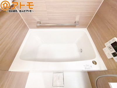 【浴室】 | 新中町ビル | ボタンひとつで湯張りのできるオートバスは、追い炊きも給湯温度の変更も楽々♪