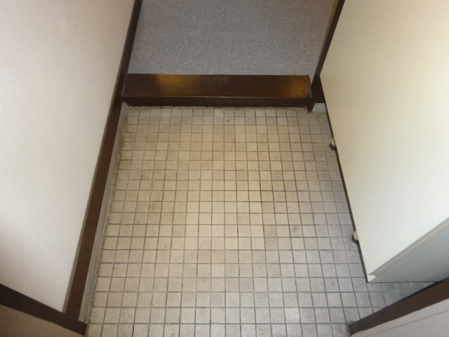 宝塚第一コーポラスの玄関