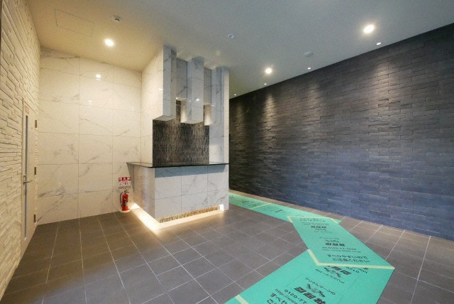 エスリード大阪リエートのロビー