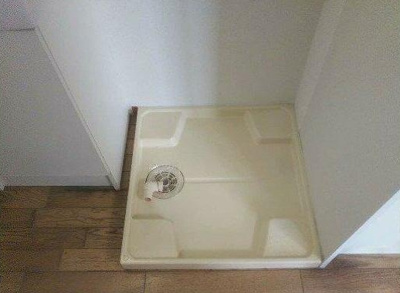 【設備】 | エスコート代田橋 | 室内洗濯機置場。