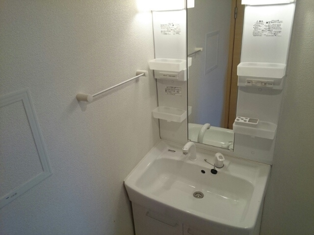 ブリアンジュネスの洗面所