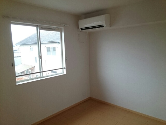 ブリアンジュネスの洋室