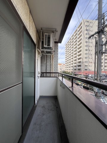 北野商事ビルのバルコニー