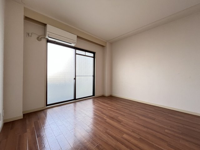 北野商事ビルの寝室