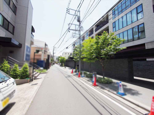 【その他】 | グランスイート広尾 | 前面道路