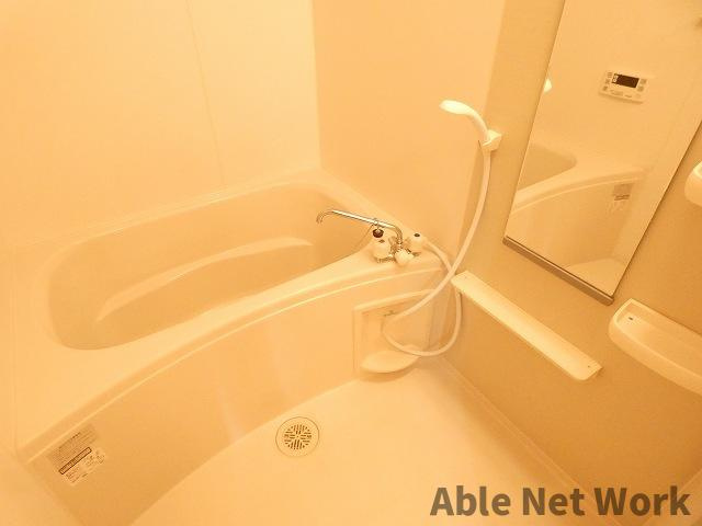 フェリーチェⅠの浴室|追い焚き、浴室乾燥機付き