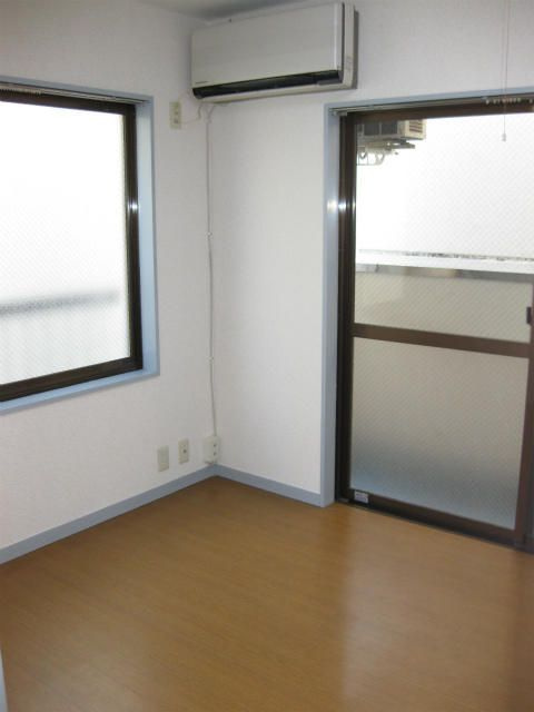 サンライズ南長崎の居間・リビング