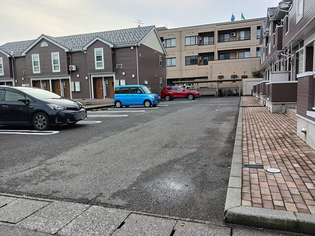 ウィングコート　Ｃの駐車場