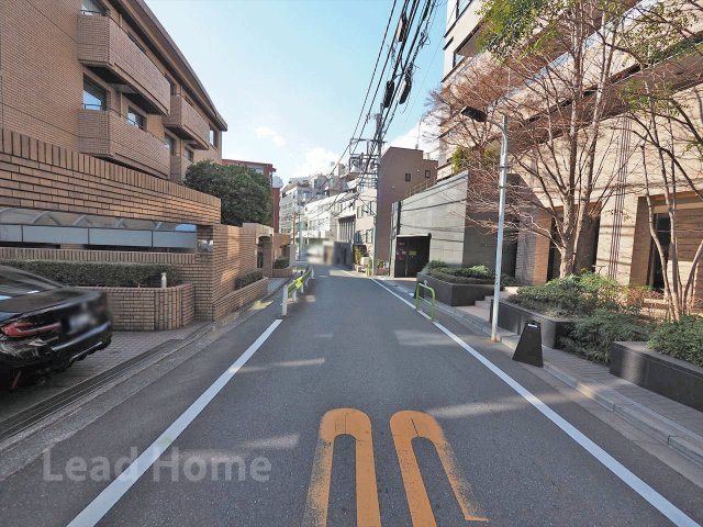 【その他】 | ザ・パークハウス西麻布霞町 | 前面道路