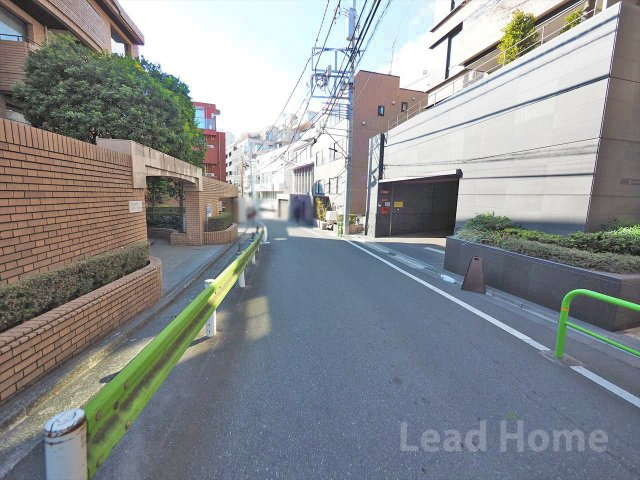 【その他】 | ザ・パークハウス西麻布霞町 | 前面道路