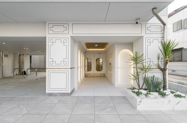 THE LOUNGE LINEAR GATEの玄関