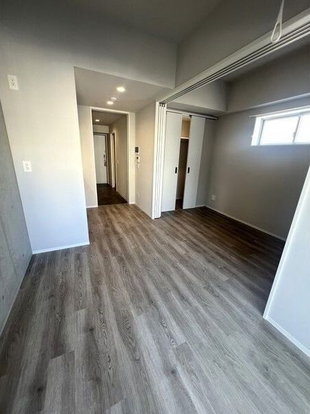 THE LOUNGE LINEAR GATEの居間・リビング