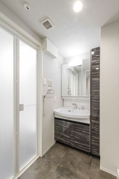 THE LOUNGE LINEAR GATEの洗面所