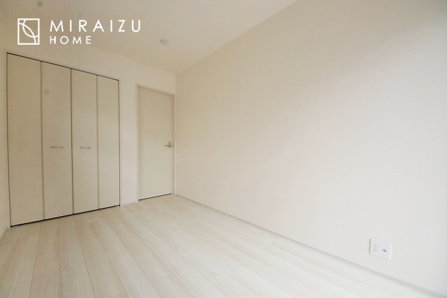 【内装】 | ご家族様のプライベート空間が確保できる素敵な間取りです。また敷地ゆったりですので、おうち時間を楽しむのにもぴったりですね♪
