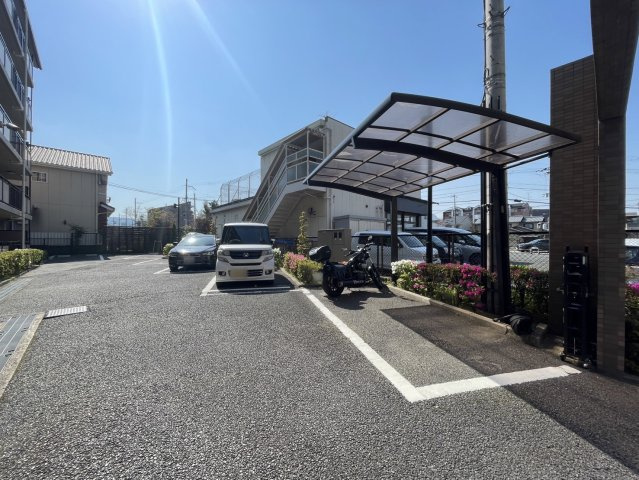 【ReDream】クオレ桂川の駐車場