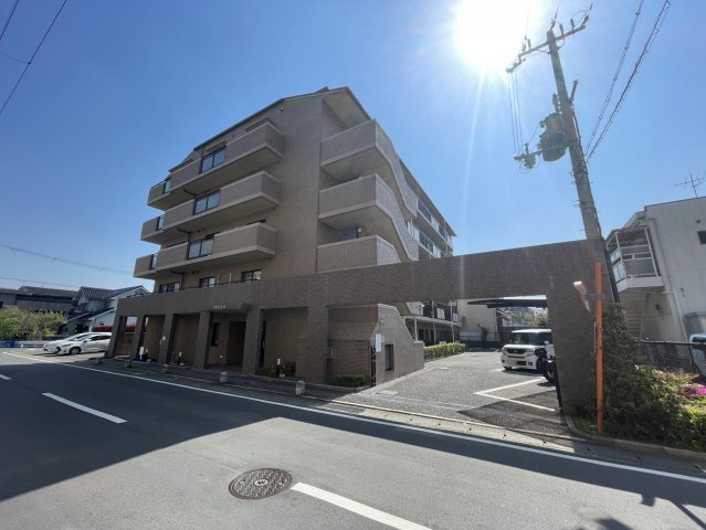 【ReDream】クオレ桂川の外観|【現地の様子です】
◆⇒詳しい資料のご請求・物件見学のご依頼はページ内【無料資料請求する】・【見学予約する】ボタンへ♪