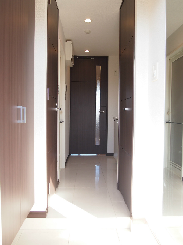 ルーブル両国の玄関