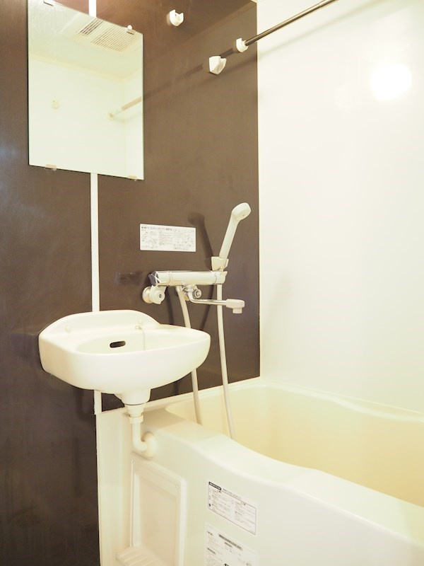 ルーブル両国の浴室