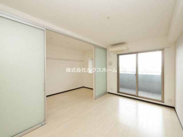 ヴェルドゥール南茨木の居間・リビング