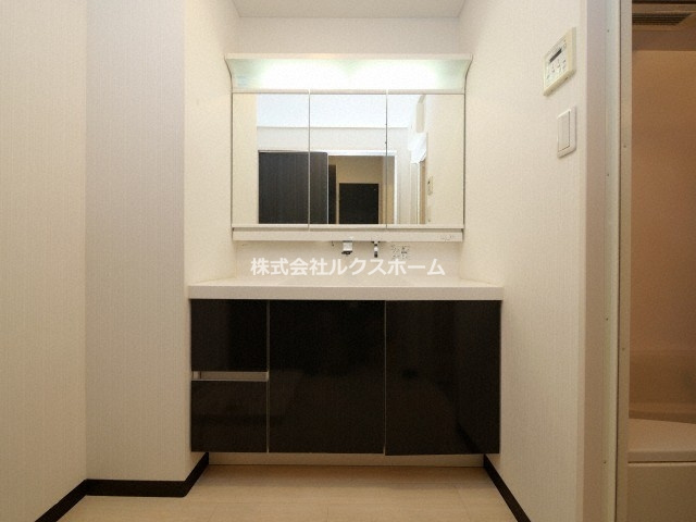 ヴェルドゥール南茨木の洗面所