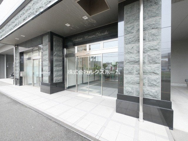 ヴェルドゥール南茨木のエントランス