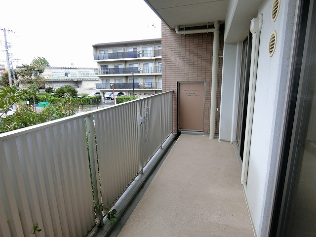 甲子園三番町ハイツのバルコニー