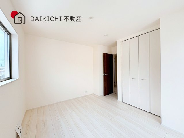 【洋室】 | 鴻巣松原3期　Livele Garden.S　新築戸建　全5棟　4号棟