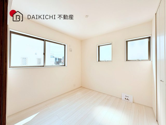 【洋室】 | 鴻巣松原3期　Livele Garden.S　新築戸建　全5棟　4号棟