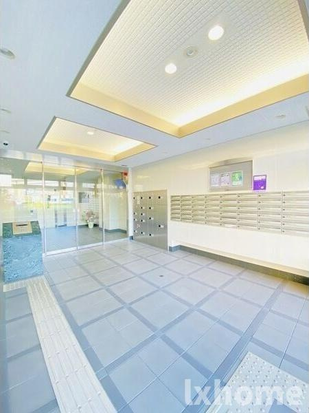 ヴェルドゥール南茨木のロビー|ゆとりのあるロビーです