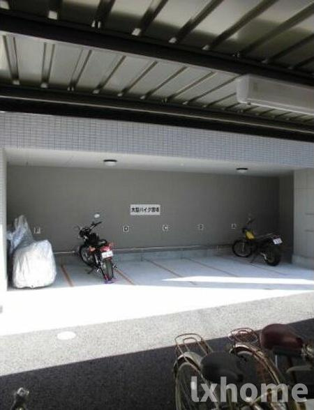 ヴェルドゥール南茨木の駐車場|駐車場があるので、車を買う予定の方も安心です