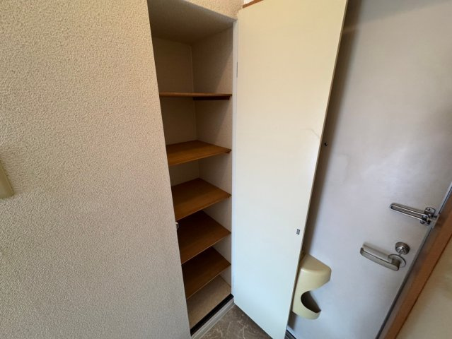 豊中市刀根山４丁目のアパートの収納